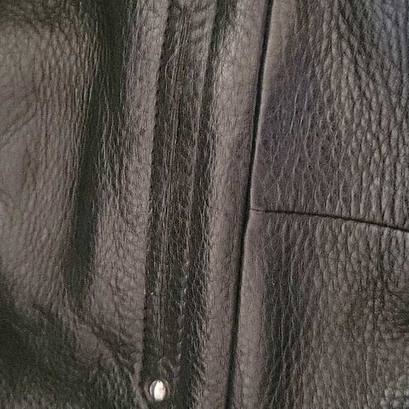 Black Women's Leather Tote Shoulder Bag - Picture 7 of 12